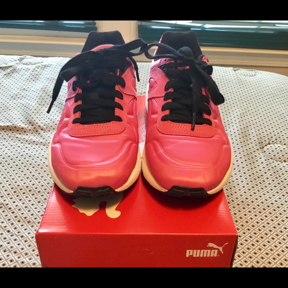 ***SOLD***PUMA Hot Pink Women’s Sneakers